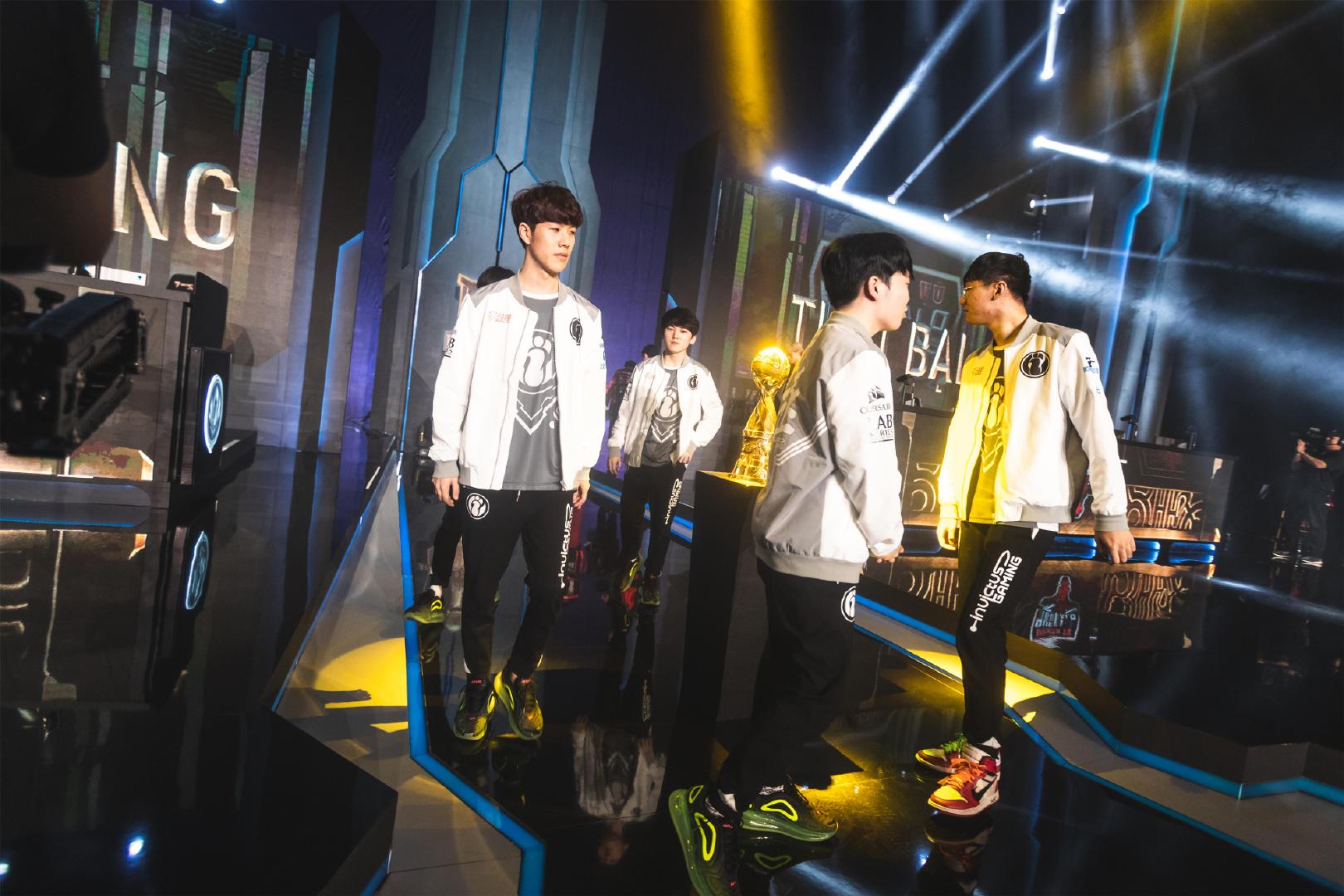 外网热议BLG横扫C9：我们从未真正摆脱过LCK vs LPL的洲际赛