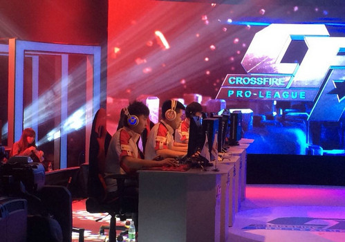 ThunderTalk Gaming players enter the field： Top laner HOYA shows his true manliness~